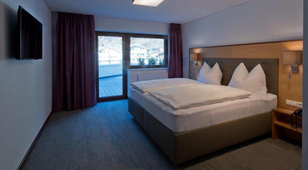 Hotel Neuwirt 齐勒河谷采尔 外观 照片